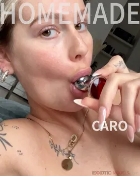 Caro Loesel – Steel Anal Plug & Big Booty Show